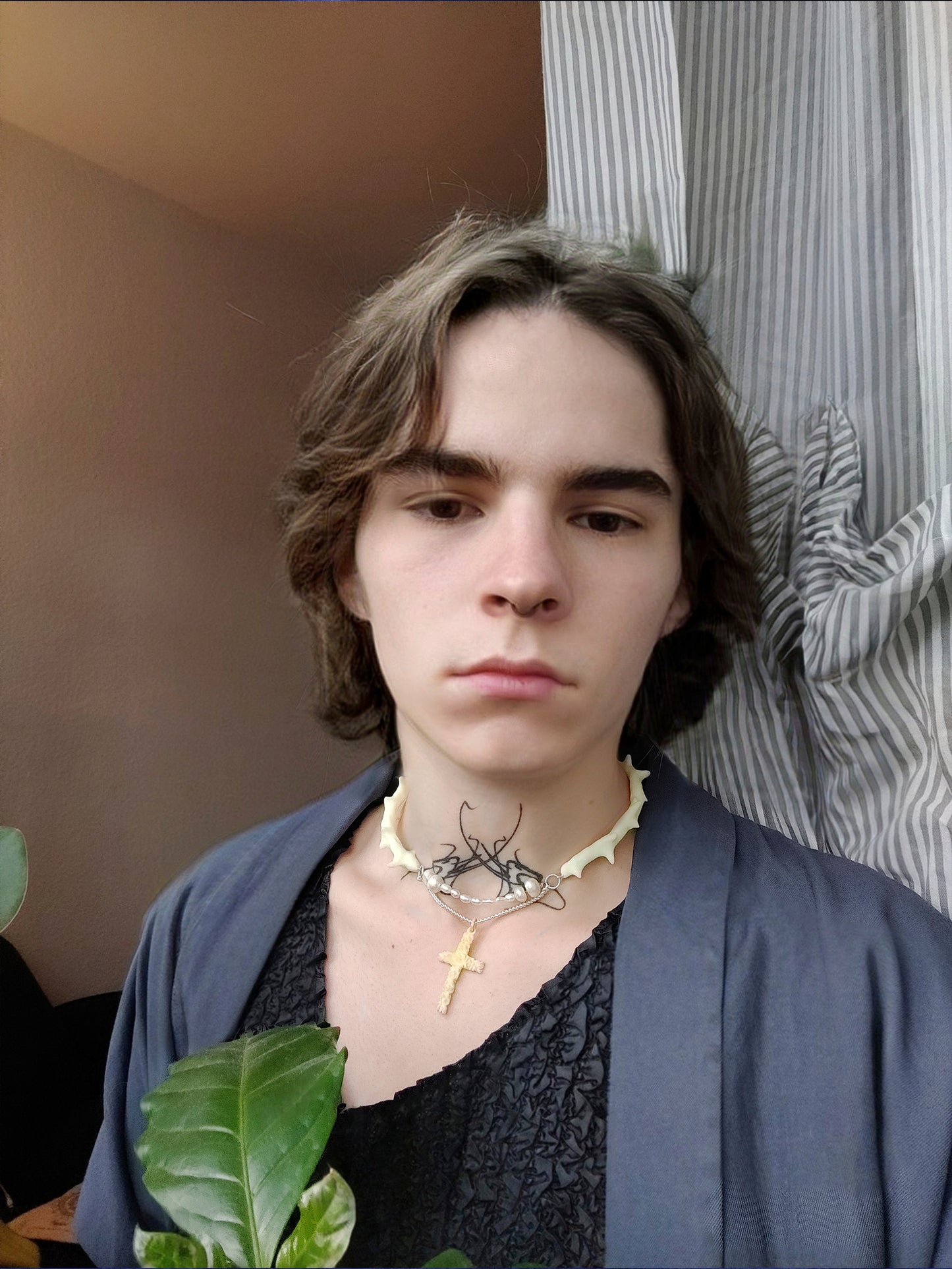 Fluorescent Thorn Choker