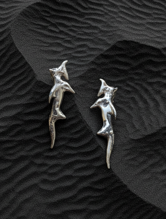 Liquid Metal - Thorn Of Affection Hairclip