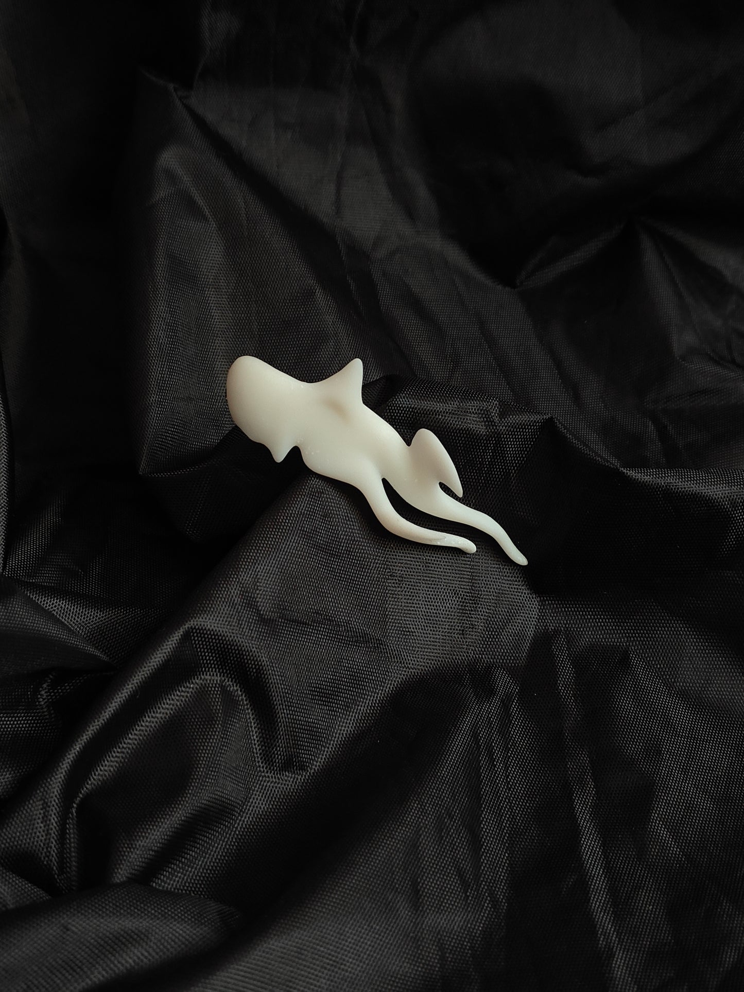 Thorn Of A Fin Hairclip