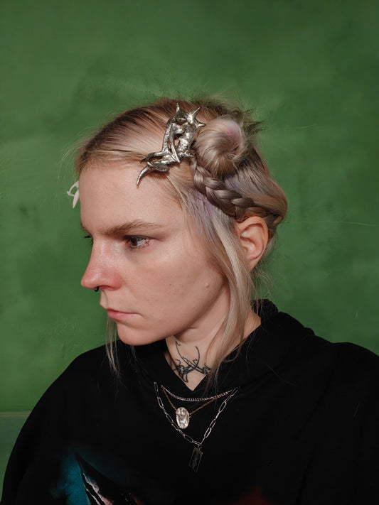 Liquid Metal - Queen of Thorns Hairclip