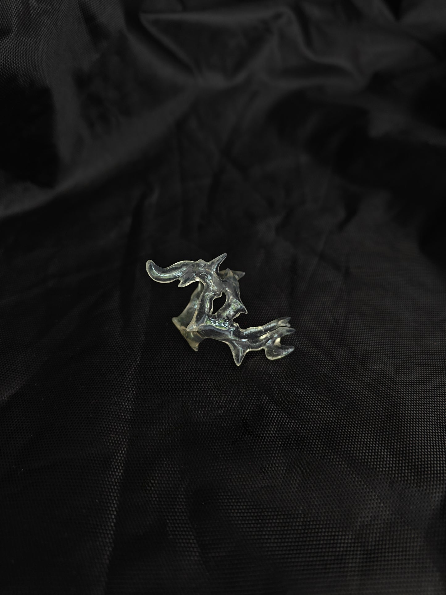 Frozen Thorns – Transparent Dragonbone Ring